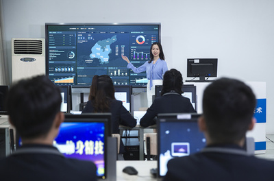 初中春招 聚焦人工智能应用软件开发的热门学校与专业选择